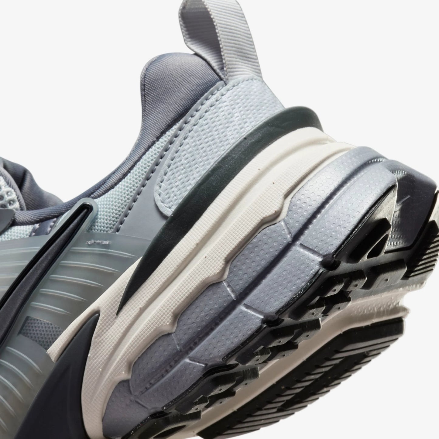 NIKE V2K RUN