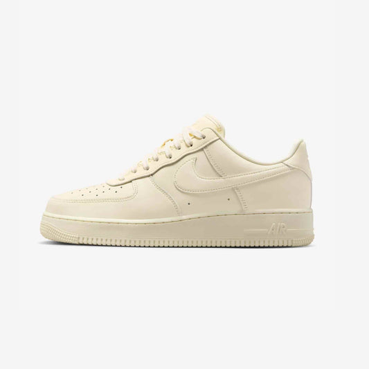 NIKE AIR FORCE 1 FRESH